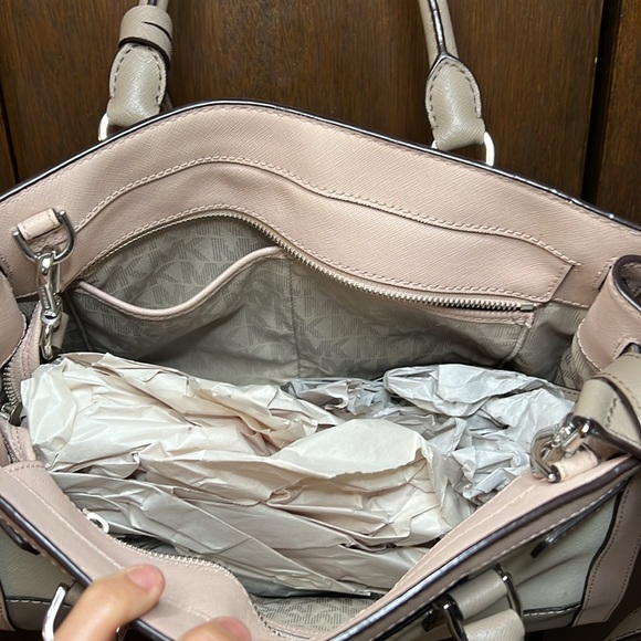 Beautiful - Picture 4 of 4